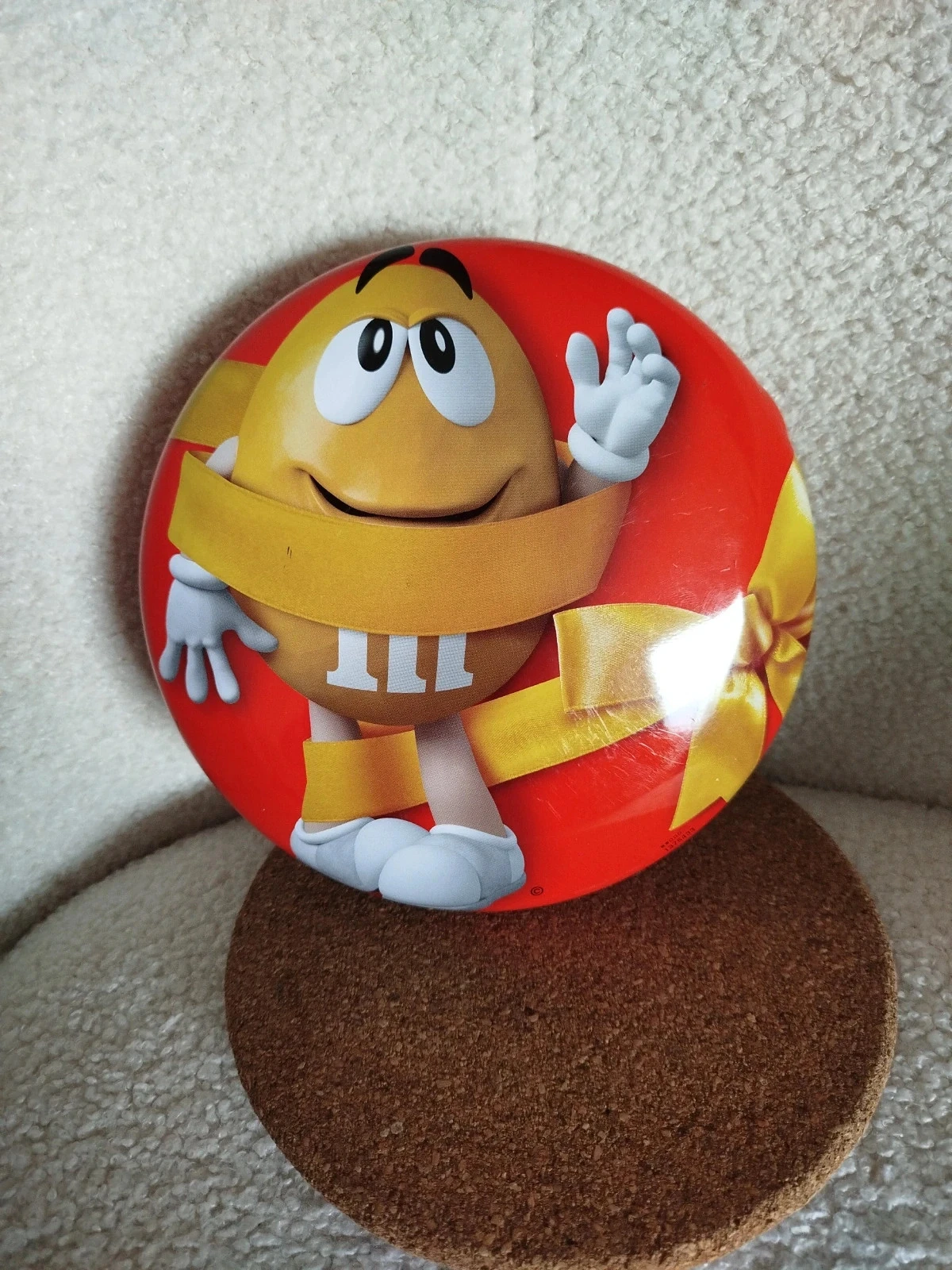 Rode doos M&M's geel – photo 4